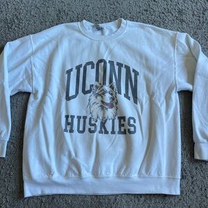 Vintage UConn sweatshirt!!